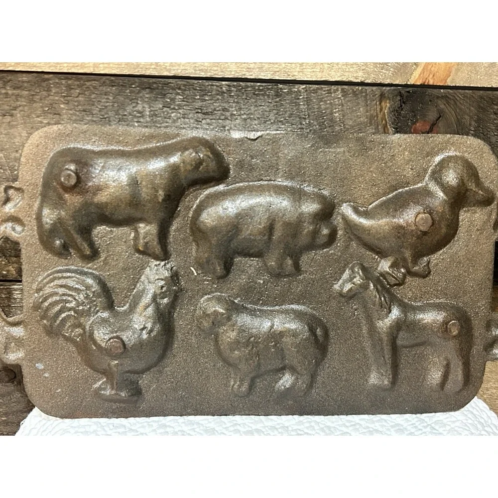 Animal Cast Iron Baking Mold‎ Pan  Farm Animals Horse Rooster Sheep Pig Cow Duck